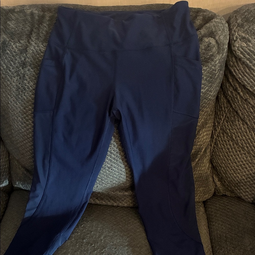 RBX Women's Blue capri length Leggings